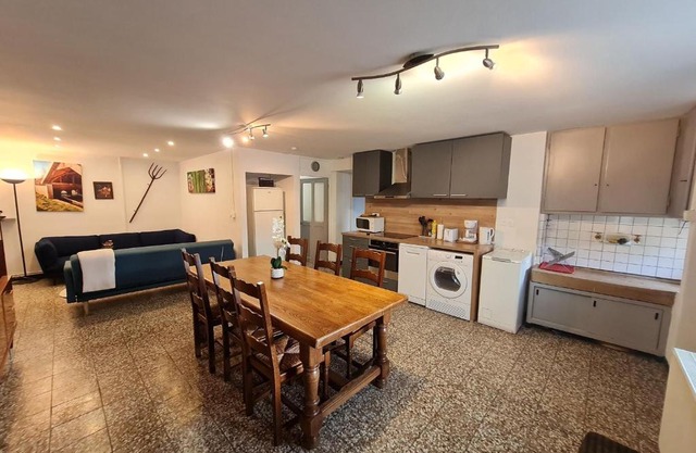 Maison familiale rénovée avec wifi, proche de sites historiques - FR-1-584-371