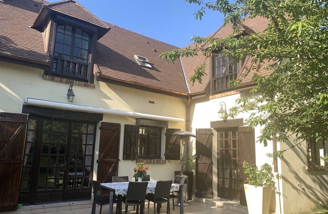 Maison Normande à 7 mn en Train de Paris, 6 Couchages, au Calme, Proche RER C