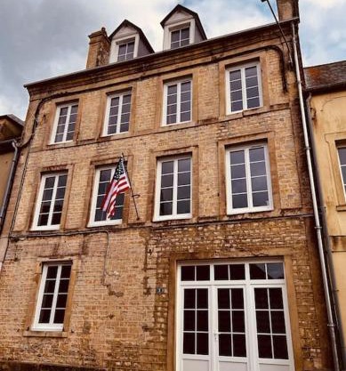 Maison pour 10 personnes max en plein centre de Ste Mère Eglise
