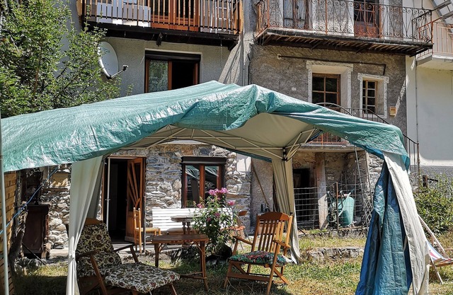 Maison Près de Bozel, 100 m2 Habitables, 4 Chambres, 8 Personnes, Cour et Jardin