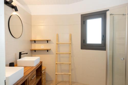 Maison rénovée avec piscine chauffée à deux pas de la mer