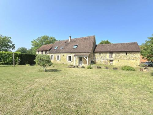 Maison rustique près de Sarlat: 4 chambres, jardin, Wi-Fi, activités nature, ferme et lac à proximité - FR-1-616-186