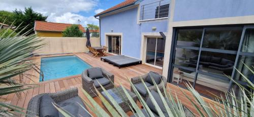 Maison spacieuse avec piscine proche de la plage
