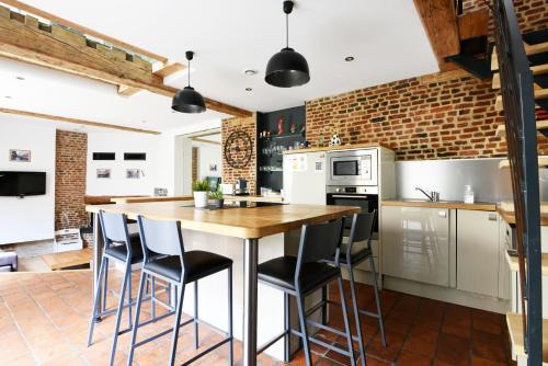 MAISON VIEUX LILLE 3 chambres parking privé 24H24H Accès