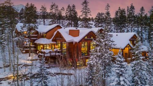 Majestic Mountain Lodge