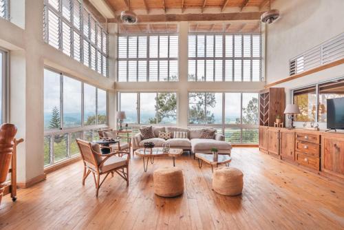 Majestic villa with stunning views in Jarabacoa