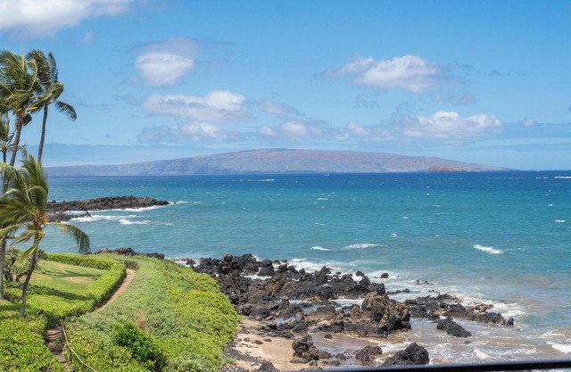Makena Surf G202 Beachfront Resort - 2 Bedroom Oceanfront Condo