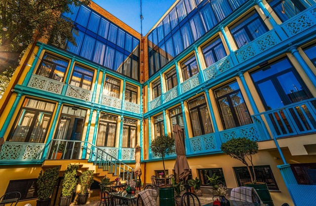 Makmani Hotel