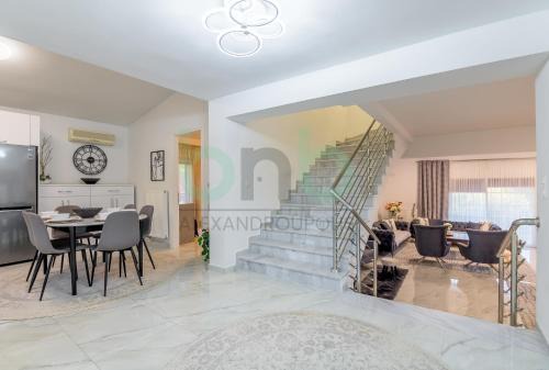 Makri Lux House 4 BDR