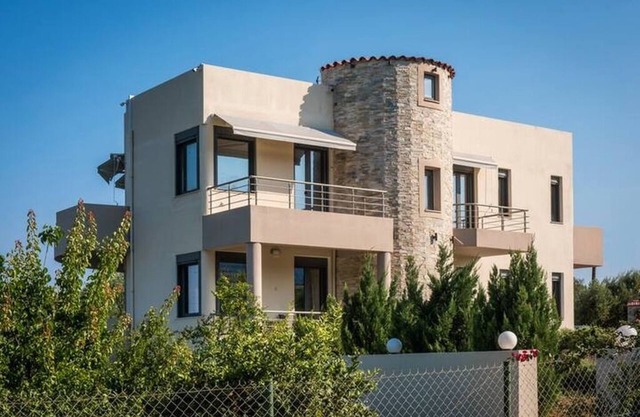 Malena Apartment by 8essentially