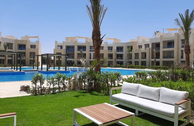 Mangroovy Cozy Flair apartment 2BR Pool view