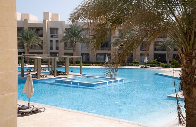 Mangroovy Magic: Beachfront 1BR Oasis w/Pool View -M3-3A-13