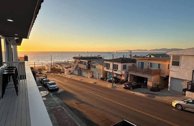 Manhattan Beach Modern Panoramic Sea View