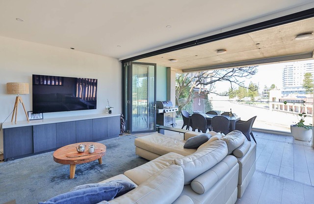 Manly Seabreeze Escape - Newly renovated!