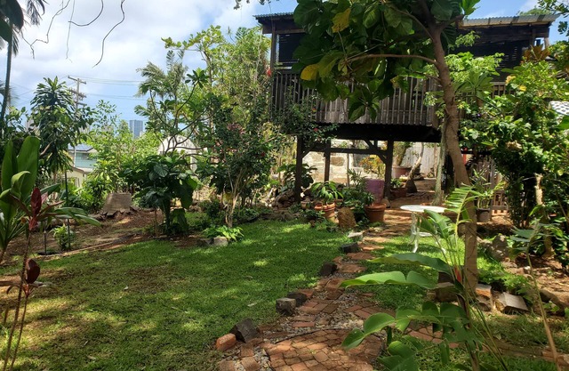 Manoa Valley Inn