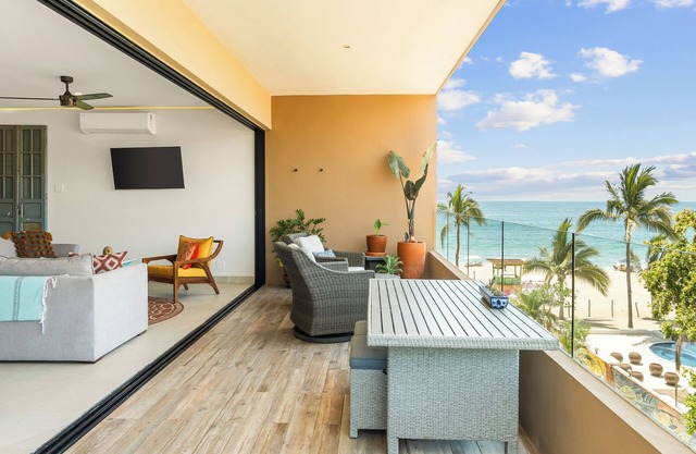 Manta Morada, San Pancho, Beachfront and Ocean views