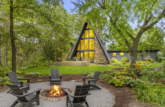 Maple Bluff Escape | Hot Tub A-Frame Getaway