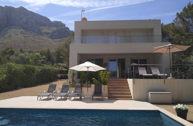 Mar y Montaña, New Villa in quiet area with pool and without hotels