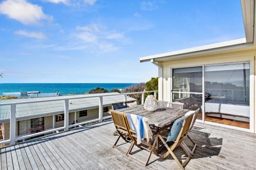 Marengo Beach House - Superb views, walk to beach