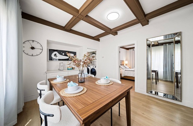 Marengo two bedroom house with two complementary parking included
