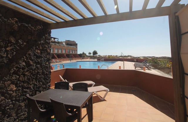 Marfolin 1 El Cotillo. Beachfront apartment with direct access to pool & beach