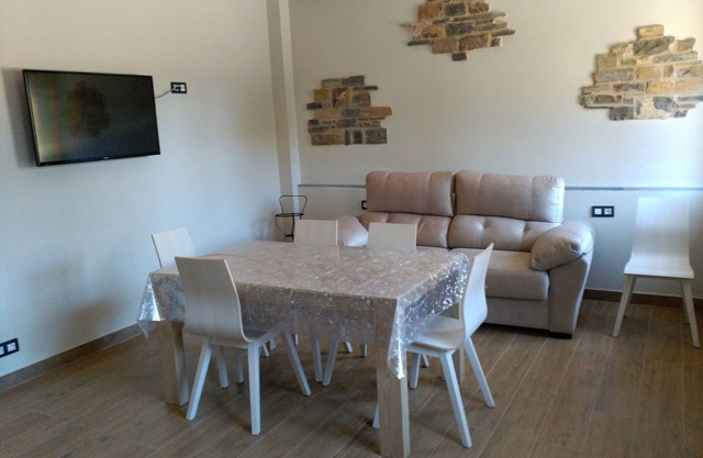 MARIA AINSA USANA APARTMENT