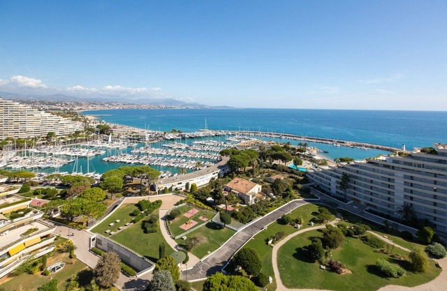 Marina Bay of Angels. 113 m2, direct access sea 2mn.