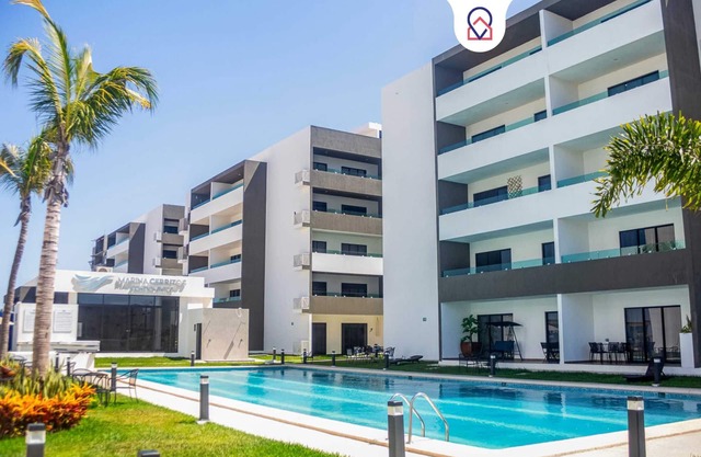 Marina Cerritos Loft, Wave Pool and Amenities