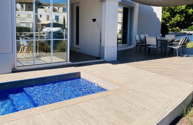 Marina with private swimming pool