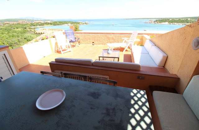 Marineled apartment 50 meters from the beach, swimming pool, restaurant bar, wifi