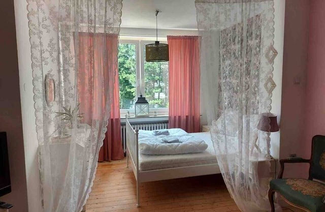 Marleen - Welcome Back to the 50`s WG Room HBF