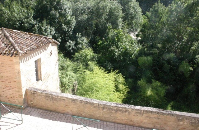 MARMANDE Town Center Historic cottage rated 4 stars