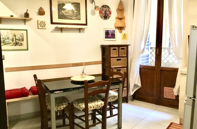 Martiri del Popolo 28