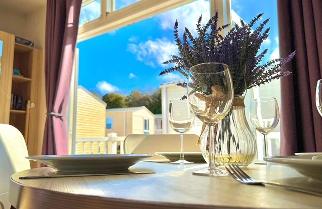 Marton Mere - 3 Bedroom Caravan