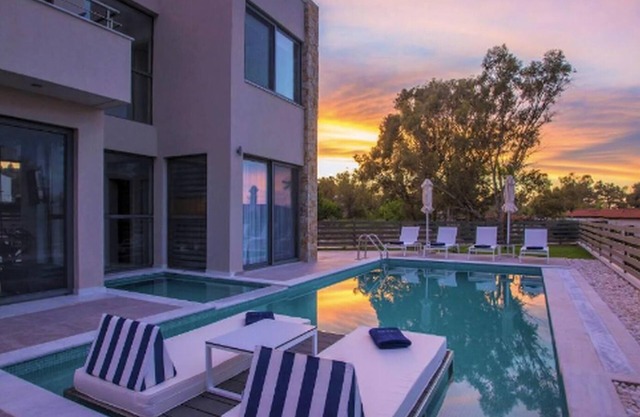 Marvellous Halkidiki Villa | Villa Amroth | 3 Bedrooms | Spacious Furnished Sun.