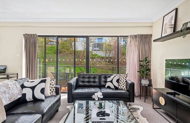 Marvellous Mounts Bay 2BR Apt