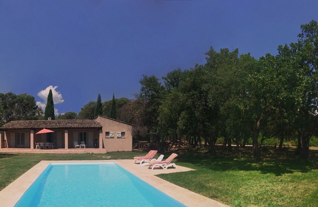 Mas in the land of the cicadas