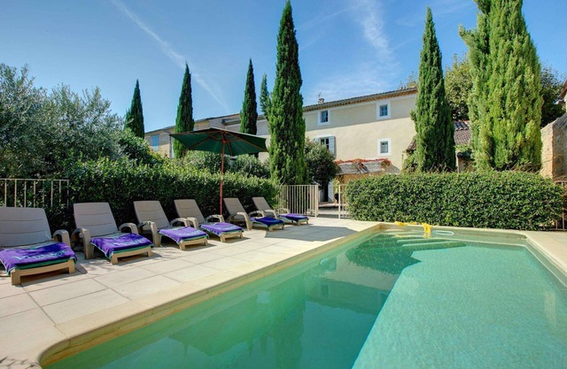 Mas St Siffrein - Three Bedroom Villa, Sleeps 6