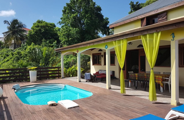 Mascotte Villa with pool and games room on the heights of Gosier