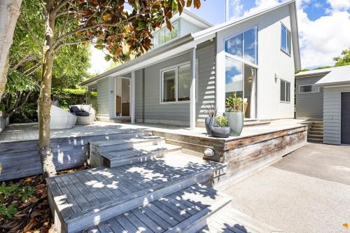 Matai Cottage and Studio