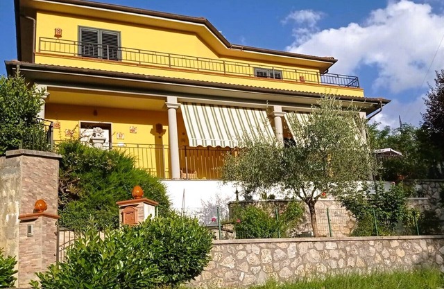 Matilde, Villa, own pool, edge of village, walking distance of facilities