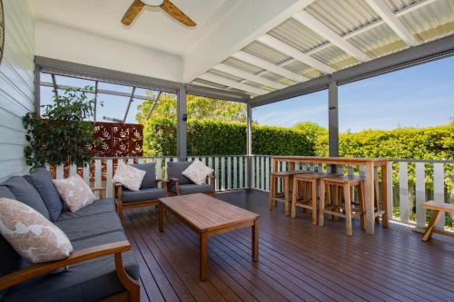 Mayfield Grove Vintage Escape with Modern Comfort