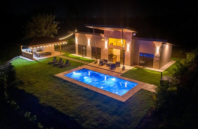 Mayoli Hill Family Villa Private Pool & Volcano View