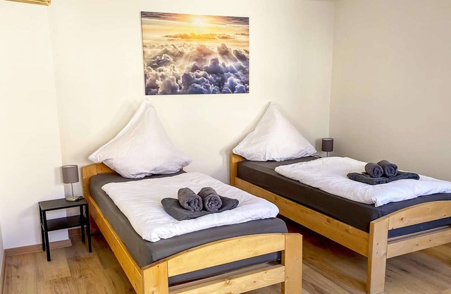 MD01 * 1 room * 2 beds * free Netflix