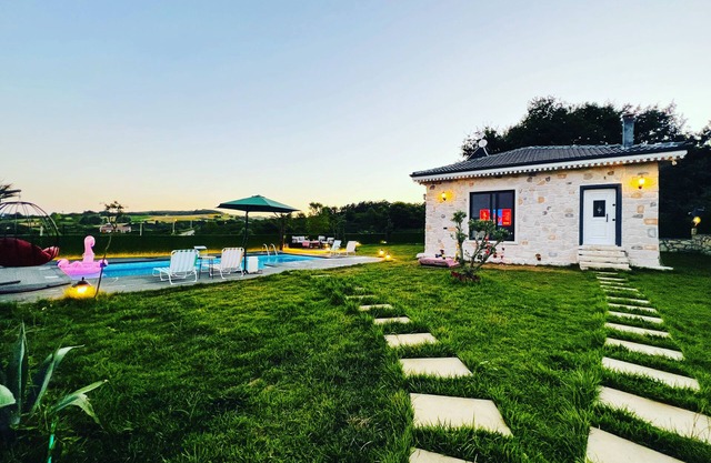 Meda Suite Sıcak Havuzlu Muhafazakar Taş Ev