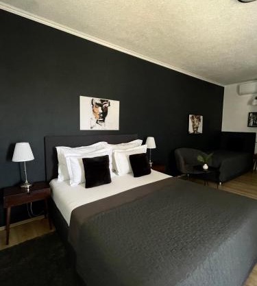 Mediteran Hvar - Modern Rooms and Restaurant, B&B