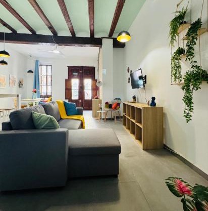 Mediterranean Flat next to the Historic Center