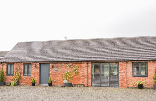 MEESON VIEW, luxury holiday cottage in Waters Upton, Shropshire