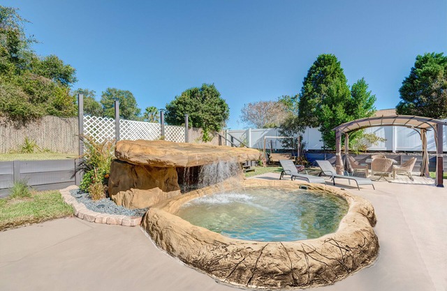 Memories by the Gulf | 4BR Oasis w/Heated Saltwater Cocktail Pool & Fire Pit