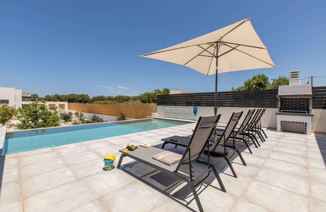 Menta Villa - Two Bedroom Villa, Sleeps 4